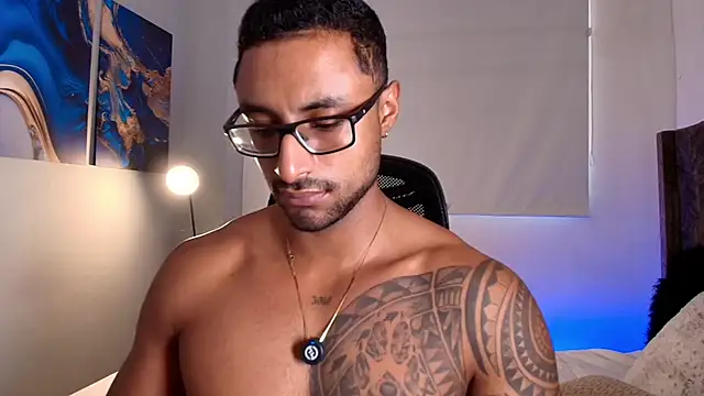 LiamGarcia1 online show from May 3, 5:08 pm