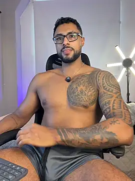 LiamGarcia1 online show from June 2, 3:58 pm