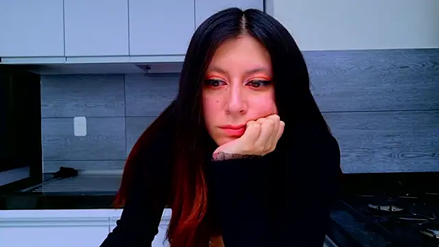 Snapshot of mistressesmoon chatting on December 9, 9:48 pm mistressesmoon online show from December 9, 9:48 pm