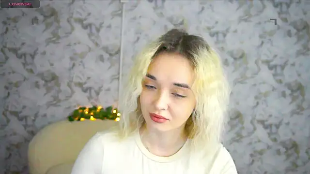 Ashley S online show from April 28, 10:15 pm