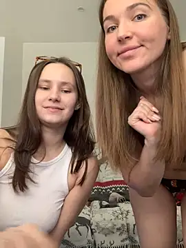 HotCaramellsTV online show from December 8, 1:14 pm