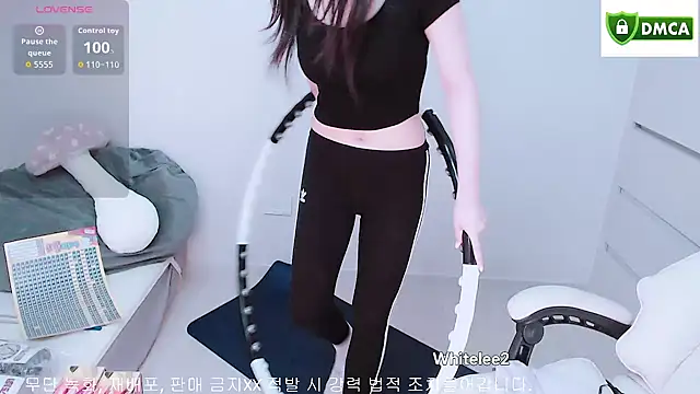 Snapshot of whitelee2 chatting on October 26, 12:22 pm whitelee2 online show from October 26, 12:22 pm