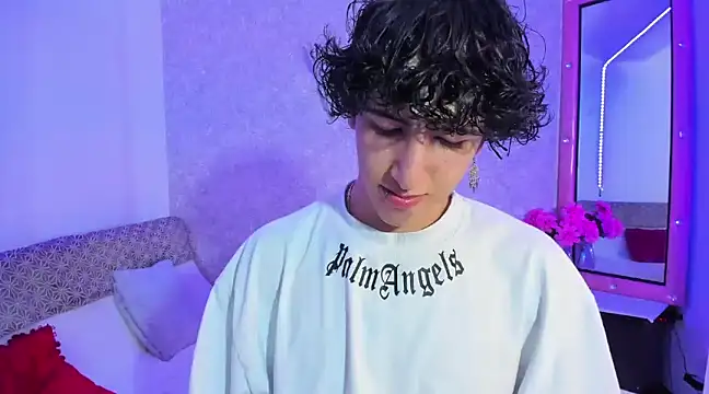 Snapshot of Kerverr_ chatting on January 20, 11:32 pm Kerverr  online show from January 20, 11:32 pm