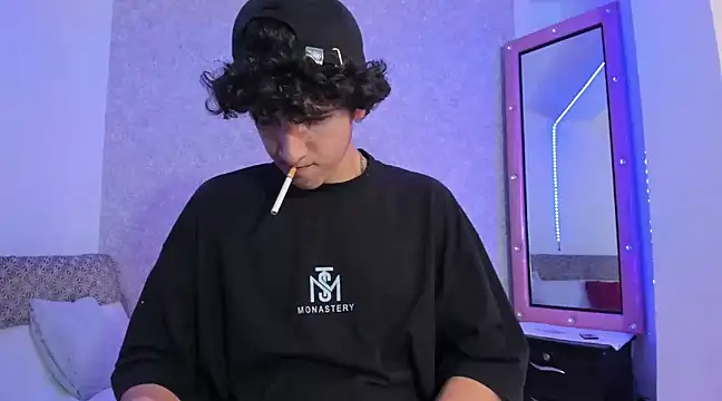 Snapshot of Kerverr_ chatting on January 22, 4:44 am Kerverr  online show from January 22, 4:44 am