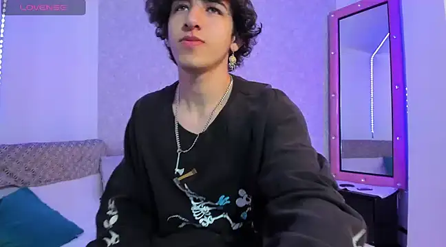 Snapshot of Kerverr_ chatting on January 24, 7:49 pm Kerverr  online show from January 24, 7:49 pm