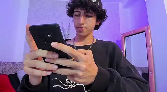 Snapshot of Kerverr_ chatting on February 3, 7:31 pm Kerverr  online show from February 3, 7:31 pm