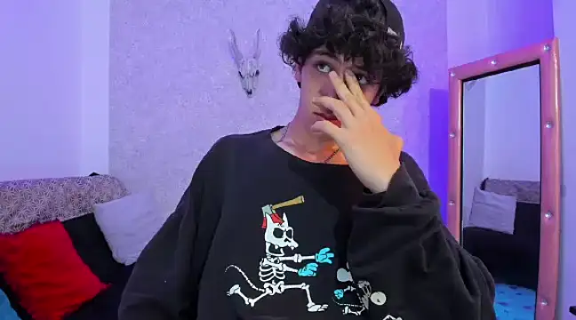 Snapshot of Kerverr_ chatting on February 3, 10:32 pm Kerverr  online show from February 3, 10:32 pm