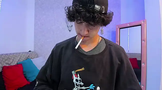 Snapshot of Kerverr_ chatting on February 6, 12:59 pm Kerverr  online show from February 6, 12:59 pm