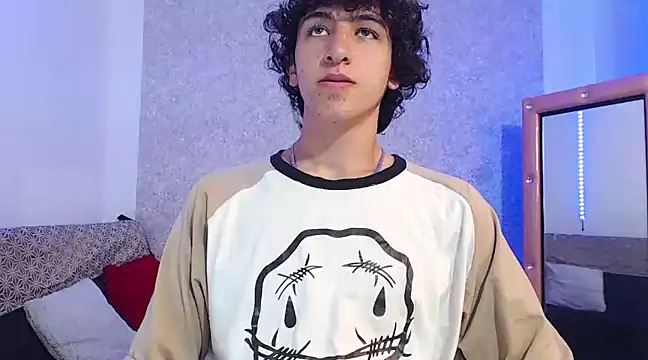 Snapshot of Kerverr_ chatting on February 11, 9:03 pm Kerverr  online show from February 11, 9:03 pm