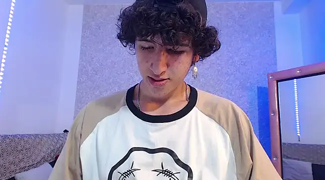 Snapshot of Kerverr_ chatting on February 12, 4:55 pm Kerverr  online show from February 12, 4:55 pm