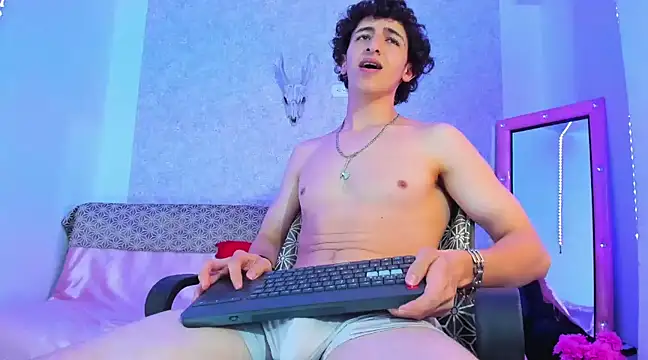 Snapshot of Kerverr_ chatting on March 9, 1:14 am Kerverr  online show from March 9, 1:14 am