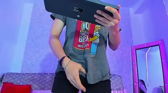 Snapshot of Kerverr_ chatting on March 11, 1:37 am Kerverr  online show from March 11, 1:37 am