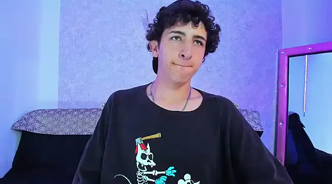 Snapshot of Kerverr_ chatting on March 19, 12:15 am Kerverr  online show from March 19, 12:15 am