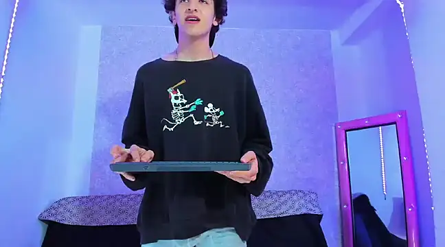 Snapshot of Kerverr_ chatting on March 19, 3:20 am Kerverr  online show from March 19, 3:20 am