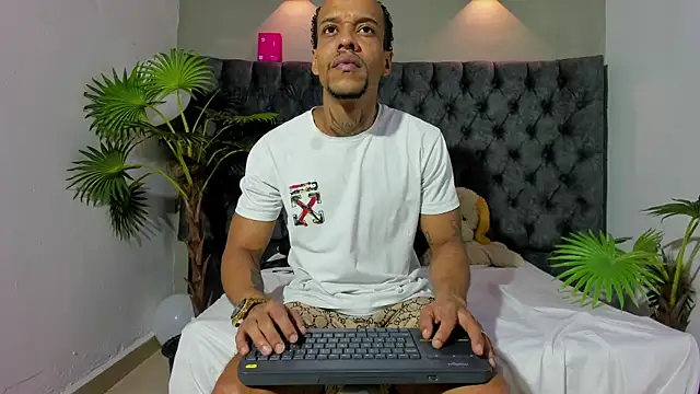 Salomon koude online show from May 25, 3:29 pm