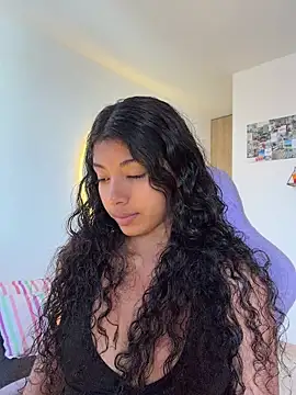 Snapshot of viktorya_xue chatting on August 2, 3:32 pm viktorya xue online show from August 2, 3:32 pm