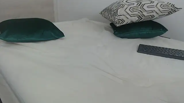 Snapshot of sussy_leon chatting on December 23, 7:09 pm sussy leon online show from December 23, 7:09 pm