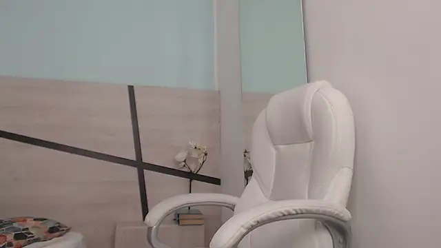 Snapshot of sussy_leon chatting on January 18, 6:32 pm sussy leon online show from January 18, 6:32 pm