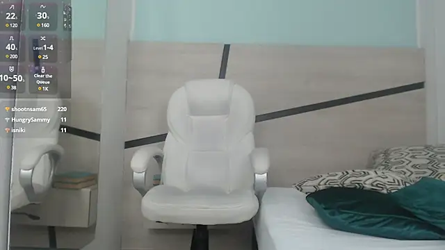 Snapshot of sussy_leon chatting on February 24, 6:15 pm sussy leon online show from February 24, 6:15 pm