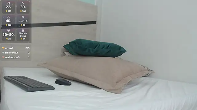 Snapshot of sussy_leon chatting on March 10, 4:14 pm sussy leon online show from March 10, 4:14 pm