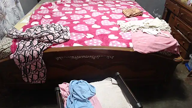 Snapshot of CANDYSWEET51 chatting on January 25, 10:18 pm CANDYSWEET51 online show from January 25, 10:18 pm