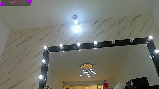 ElisabethMassey online show from October 28, 2:09 pm