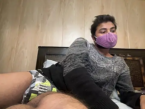 Snapshot of HornyLonda04 chatting on January 17, 7:38 pm HornyLonda04 online show from January 17, 7:38 pm