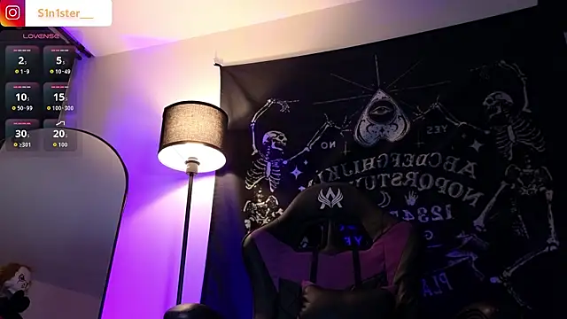 Snapshot of Melanie_Nyx chatting on February 5, 3:22 am Melanie Nyx online show from February 5, 3:22 am