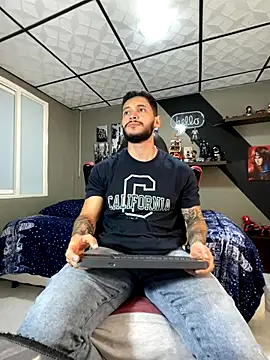 Snapshot of marcel_crawford96 chatting on November 7, 2:06 pm marcel crawford96 online show from November 7, 2:06 pm