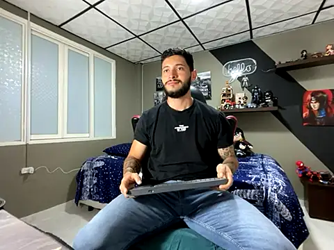 Snapshot of marcel_crawford96 chatting on November 16, 1:17 pm marcel crawford96 online show from November 16, 1:17 pm