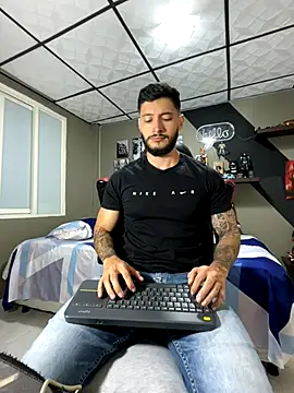 marcel crawford96 online show from December 18, 12:33 pm