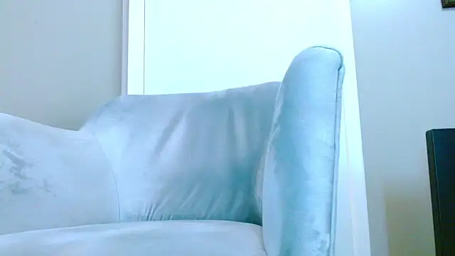 Snapshot of Danyer33 chatting on December 5, 2:42 am Danyer33 online show from December 5, 2:42 am