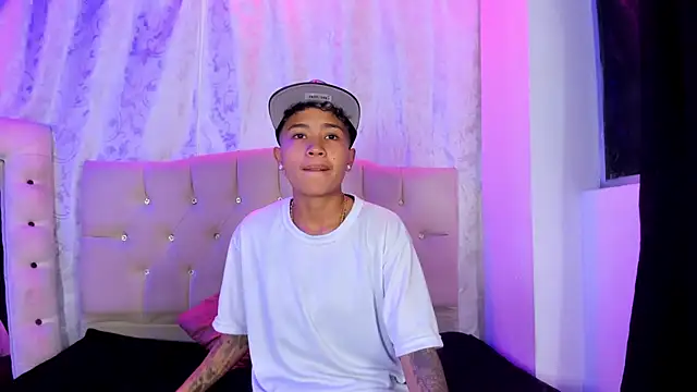 Snapshot of nova_sex01 chatting on November 26, 2:01 am nova sex01 online show from November 26, 2:01 am