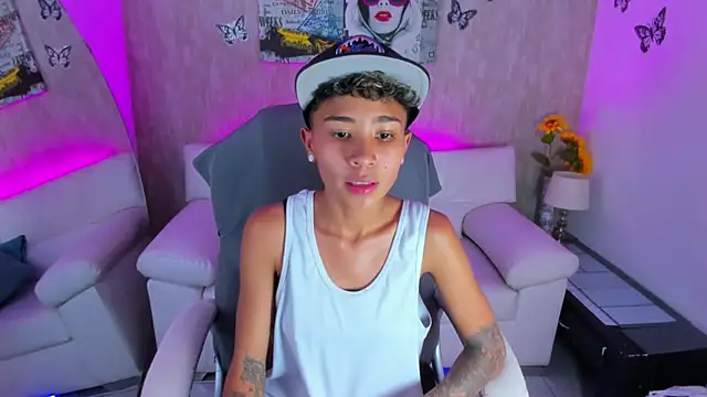 Snapshot of nova_sex01 chatting on December 19, 9:00 pm nova sex01 online show from December 19, 9:00 pm