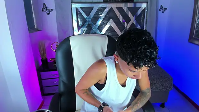Snapshot of nova_sex01 chatting on June 16, 9:06 pm nova sex01 online show from June 16, 9:06 pm