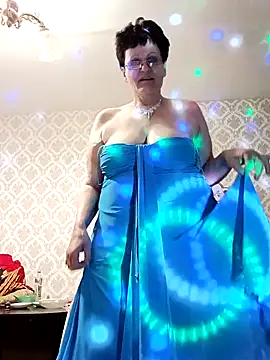 PaulaGolden online show from January 1, 4:39 pm