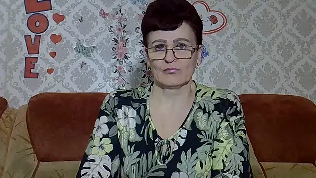 Snapshot of PaulaGolden chatting on July 7, 7:40 pm PaulaGolden online show from July 7, 7:40 pm