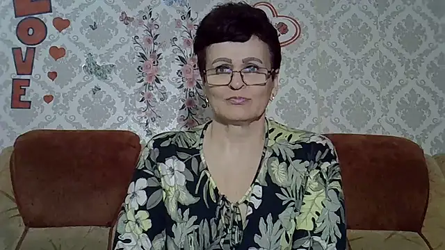 Snapshot of PaulaGolden chatting on July 26, 1:29 pm PaulaGolden online show from July 26, 1:29 pm