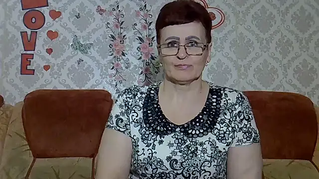 Snapshot of PaulaGolden chatting on August 2, 7:34 pm PaulaGolden online show from August 2, 7:34 pm