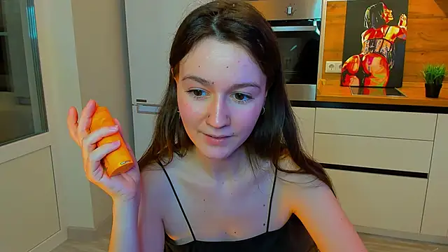 Snapshot of ameli_moon chatting on December 10, 3:33 pm ameli moon online show from December 10, 3:33 pm