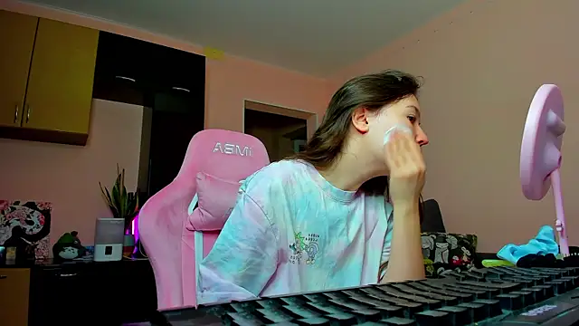 Snapshot of ameli_moon chatting on December 3, 11:30 am ameli moon online show from December 3, 11:30 am