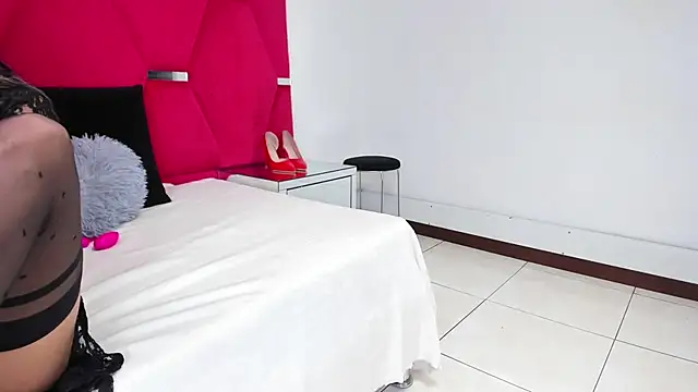 AmiraDulcee online show from September 25, 2:32 pm