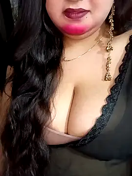Suhanakhan00 online show from April 6, 7:53 am