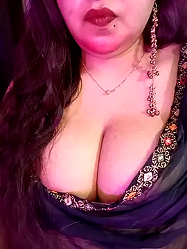 Suhanakhan00 online show from April 25, 7:55 am
