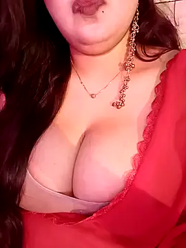 Snapshot of Suhanakhan00 chatting on June 26, 8:30 am Suhanakhan00 online show from June 26, 8:30 am