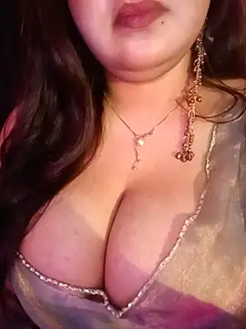 Snapshot of Suhanakhan00 chatting on July 20, 10:39 am Suhanakhan00 online show from July 20, 10:39 am