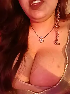 Snapshot of Suhanakhan00 chatting on August 2, 8:46 am Suhanakhan00 online show from August 2, 8:46 am
