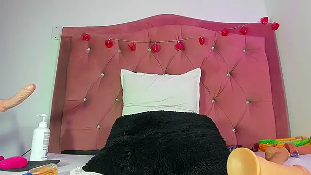 kyliestteel online show from February 19, 8:22 am