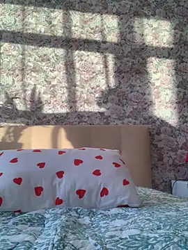 Laura Millf online show from February 20, 2:24 pm