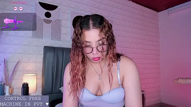 Snapshot of Lizzie-Evans chatting on June 25, 12:09 pm Lizzie-Evans online show from June 25, 12:09 pm